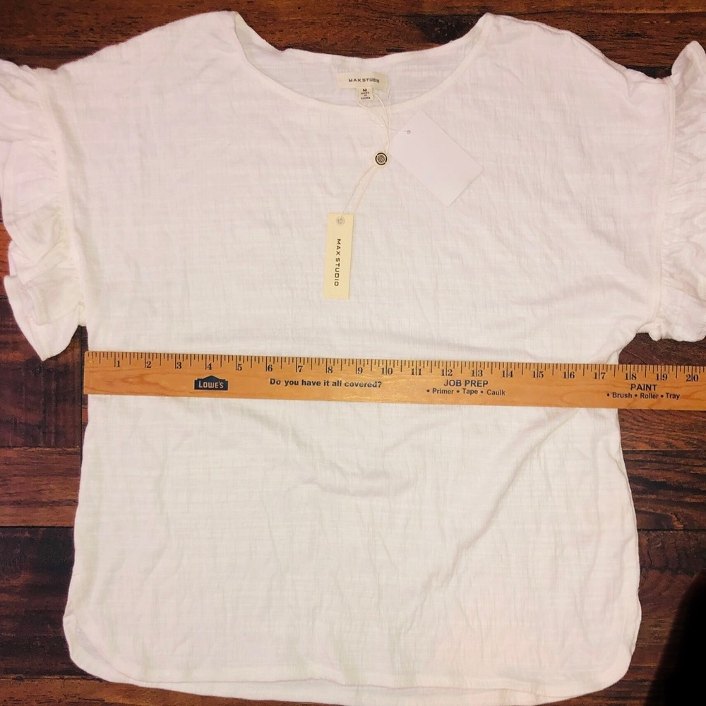 BNWT Maxstudio textured White Ruffle-Sleeve Top Women’s Size Medium Brand New